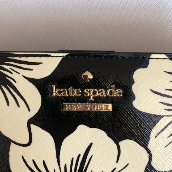 Kate Spade ♠️ rare floral snap tab wallet - Picture 3 of 7
